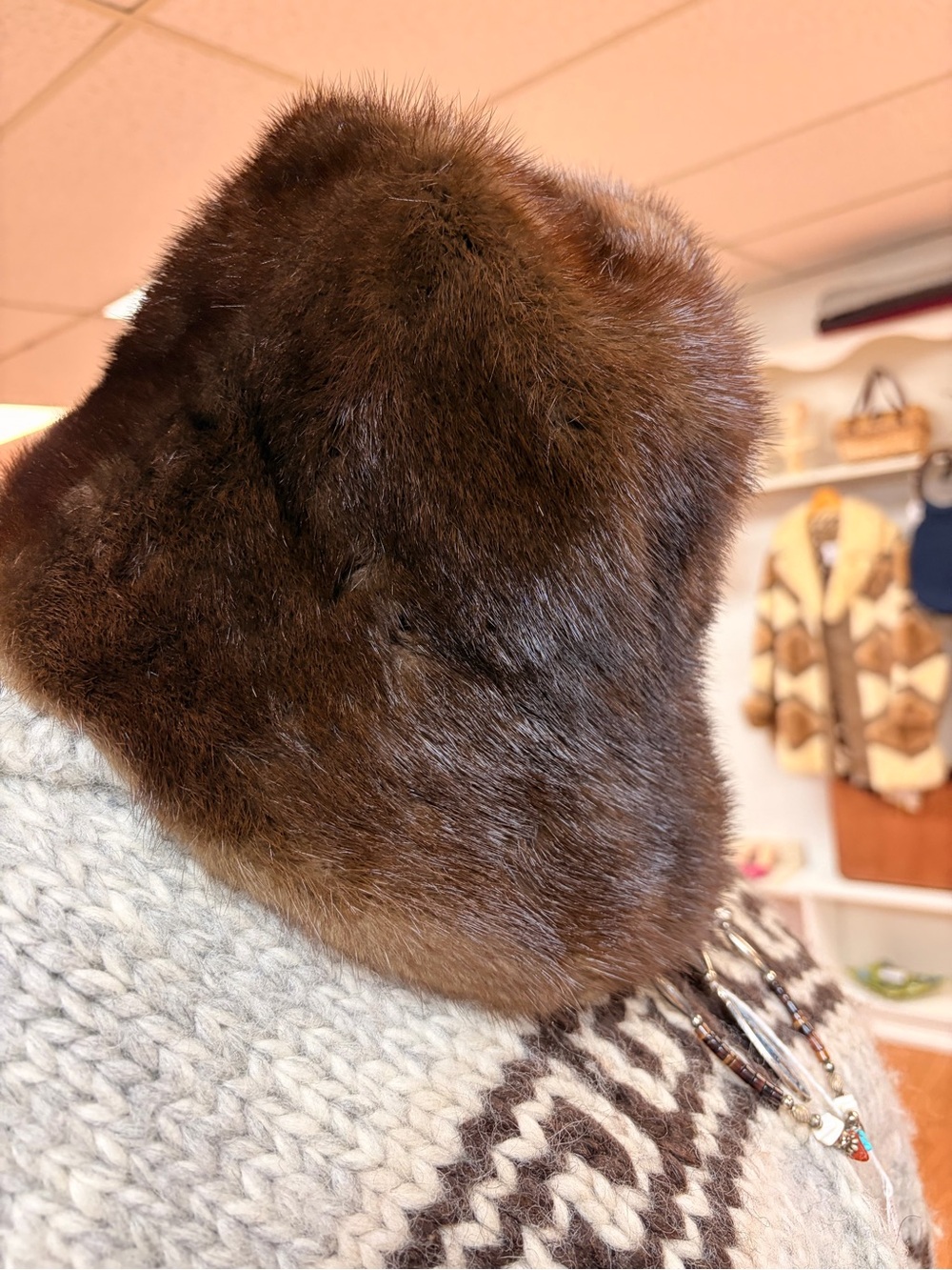 Vintage 1980’s dark brown mink bucket hat - Picture 2 of 5
